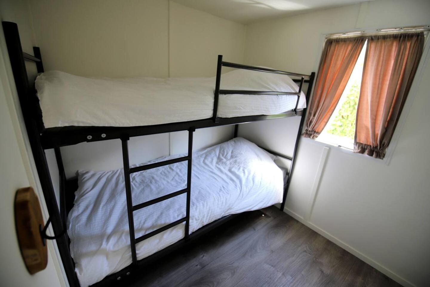 אפ Charmante Woning Op Rustig Park Met Fietsen מראה חיצוני תמונה