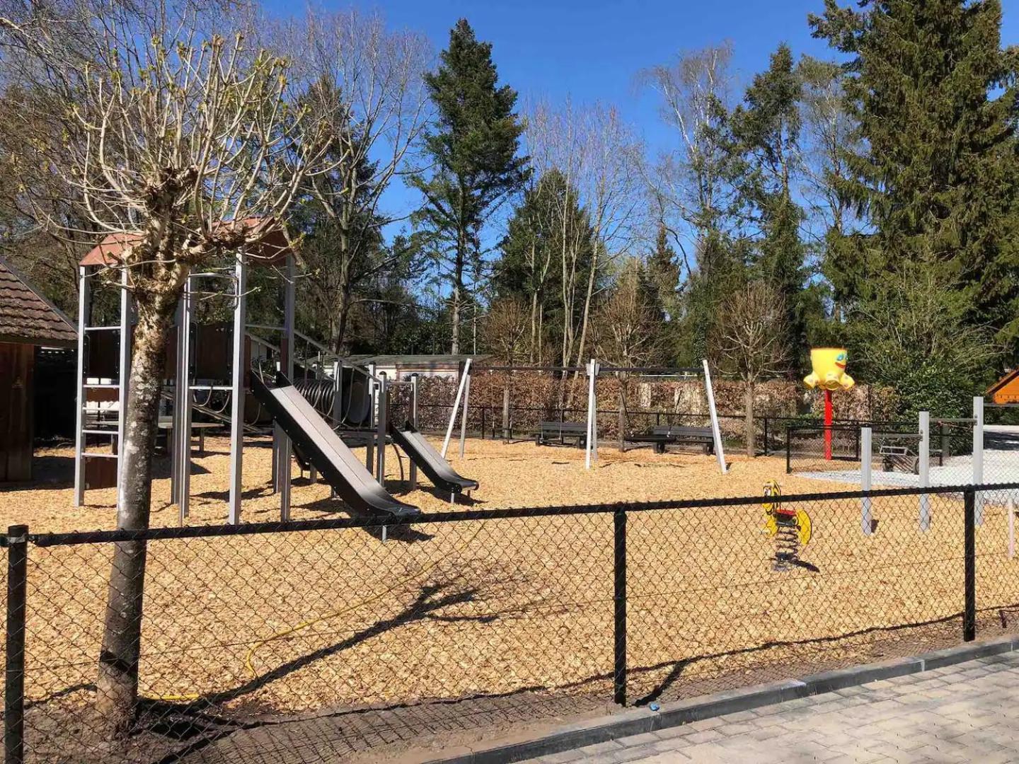 אפ Charmante Woning Op Rustig Park Met Fietsen מראה חיצוני תמונה