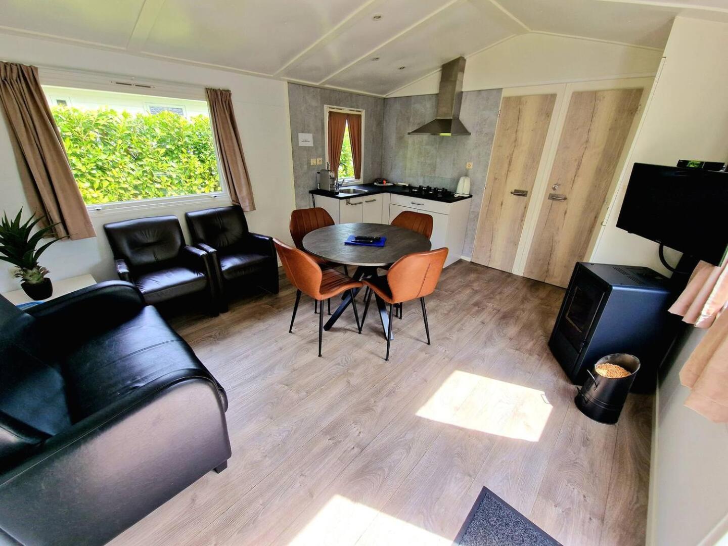 אפ Charmante Woning Op Rustig Park Met Fietsen מראה חיצוני תמונה