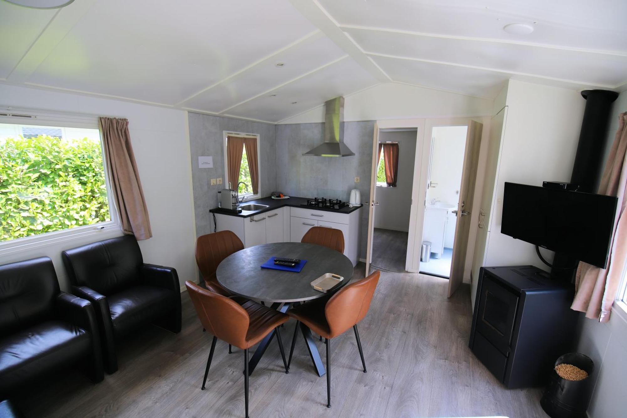 אפ Charmante Woning Op Rustig Park Met Fietsen מראה חיצוני תמונה